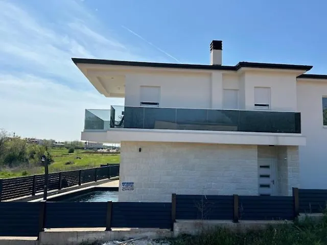 Villa Tadini Joy Babici
